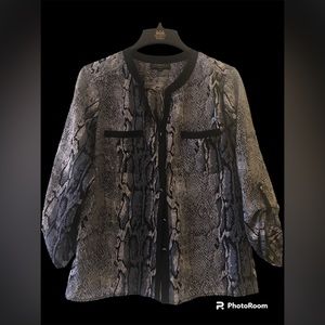 Elementz Petite black and white tunic blouse with up and down sleeve Size  PXL.